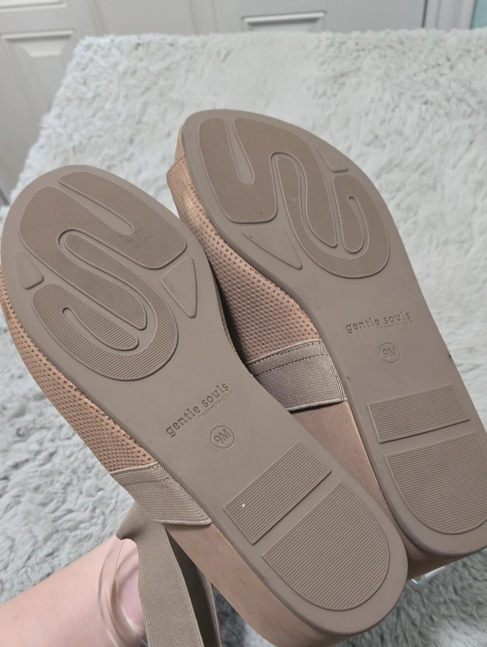 Gentle Souls Gianna tan beige Elastic Wedge Sandals with ankle strap size 9